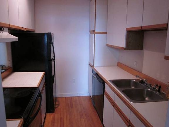 5th image of 37 Church St APT 8