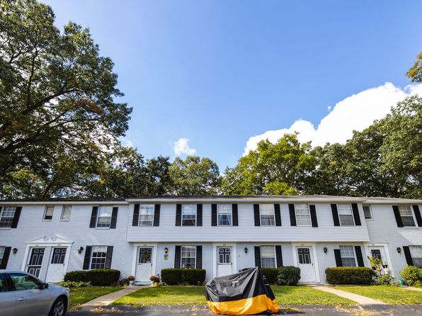 Hartford Square Townhouses | 402 Hartford Sq, New Kensington, PA