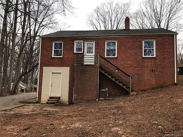 2nd image of 385 Westwood Dr #20