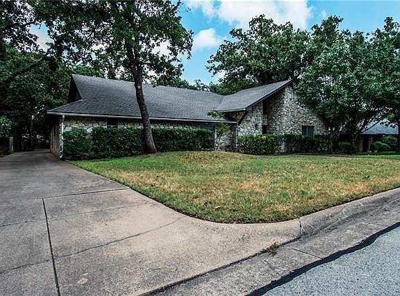 2nd image of 2111 Wilson Dr