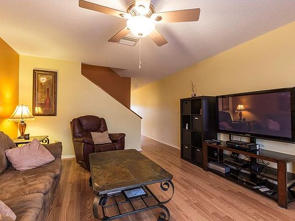 5th image of 409 Kensington Lake Cir