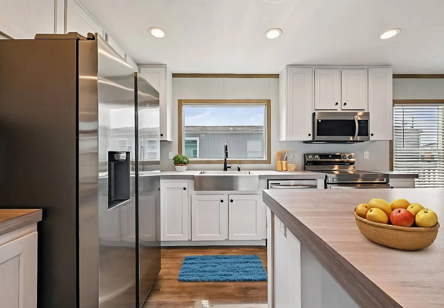 3 bed, 2.0 bath, 1568 sqft, $2,195 — Photo 4