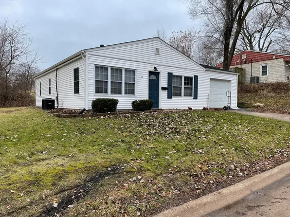 19 Riverview Ln, Bettendorf, IA 52722