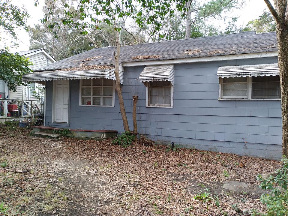 2nd image of 1555 Wellworth Ave