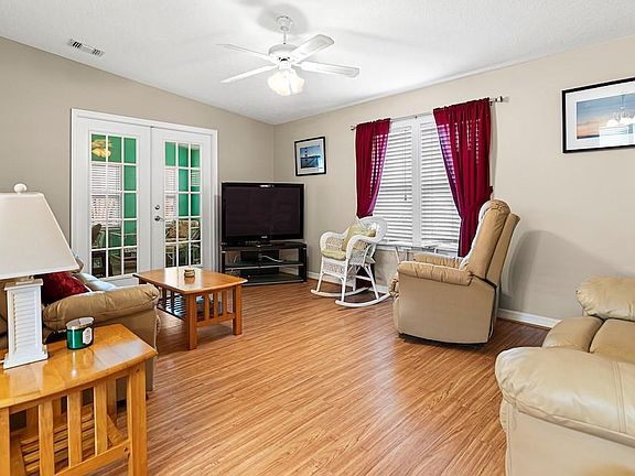 5th image of 559 Dolphin Cir