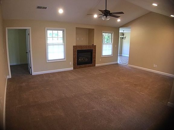 3rd image of 145 Lindenwood Pl