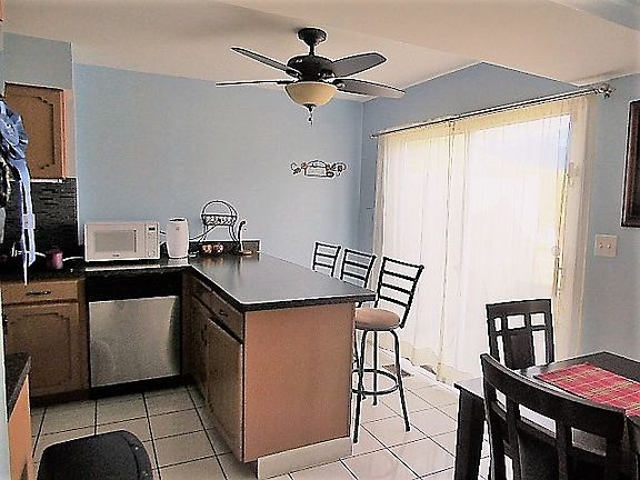 4th image of 700 Newton Ct #0