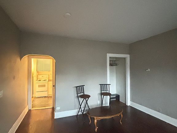 4th image of 2 Arlington Pl #Ur
