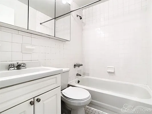 Rented by City Connections Realty | media 15