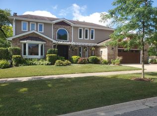 2236 Phillips Dr, Glenview, IL 60026