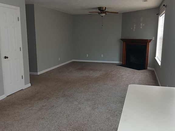 2nd image of 450 Waverly Pl