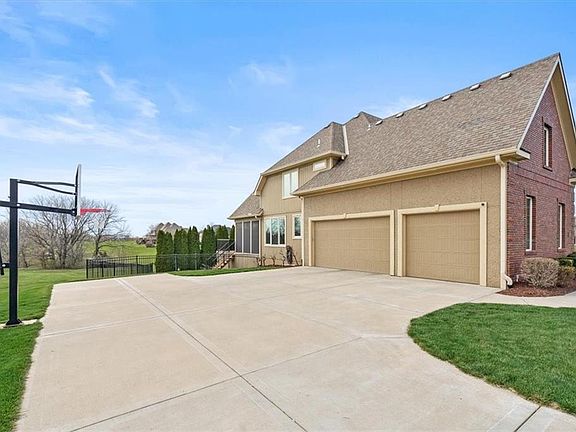 5th image of 8165 NW Masters Ln