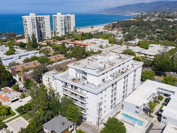 3rd image of 220 San Vicente Blvd #506