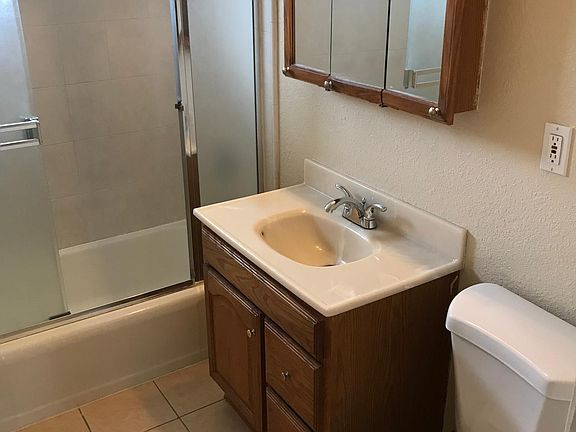 4th image of 580 Columbia Ave APT 5
