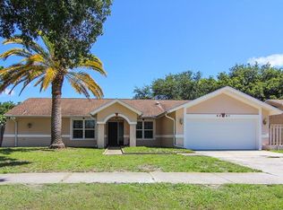8081 Cypress Garden Ct, Seminole, FL 33777