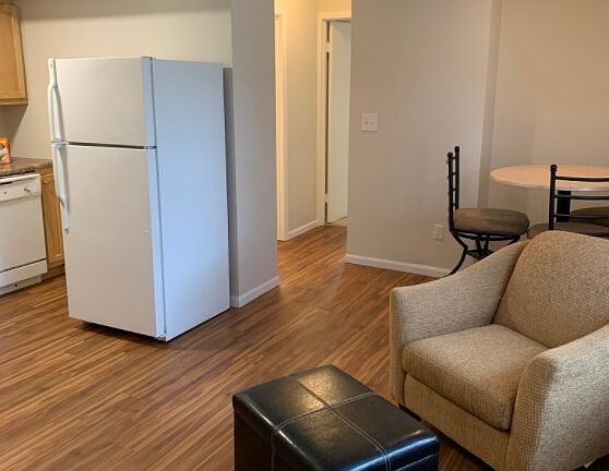 3rd image of 1003 W Stoughton St #10724201