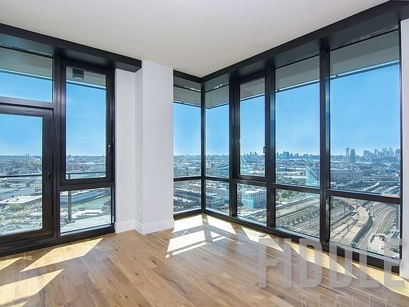 5th image of 4441 Purves St APT 1909