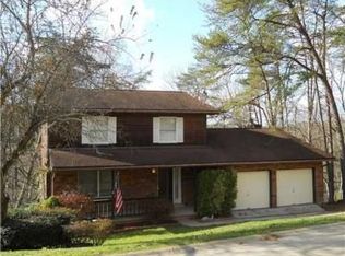 117 Raintree Dr, Hurricane, WV 25526