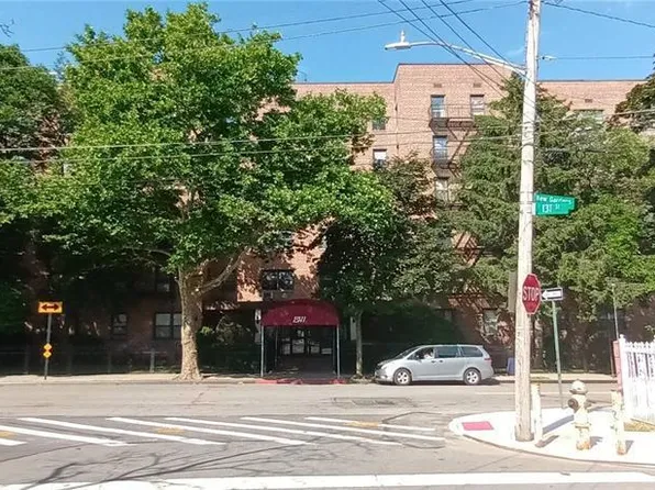 Kew Gardens Rd RD #6N, Richmond Hill North, NY 11418