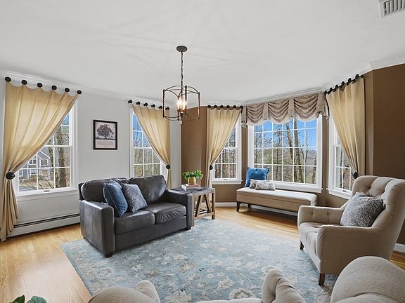 3rd image of 42 Trefry Ln