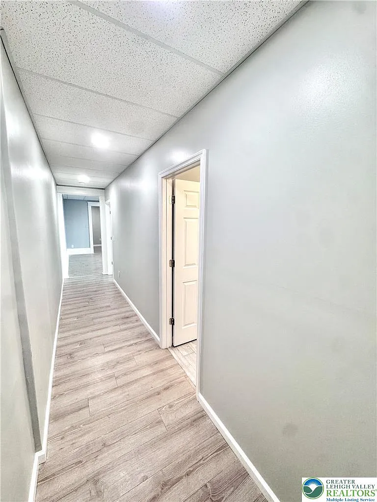 1 bed, 1.0 bath, 750 sqft, $1,250 — Photo 2