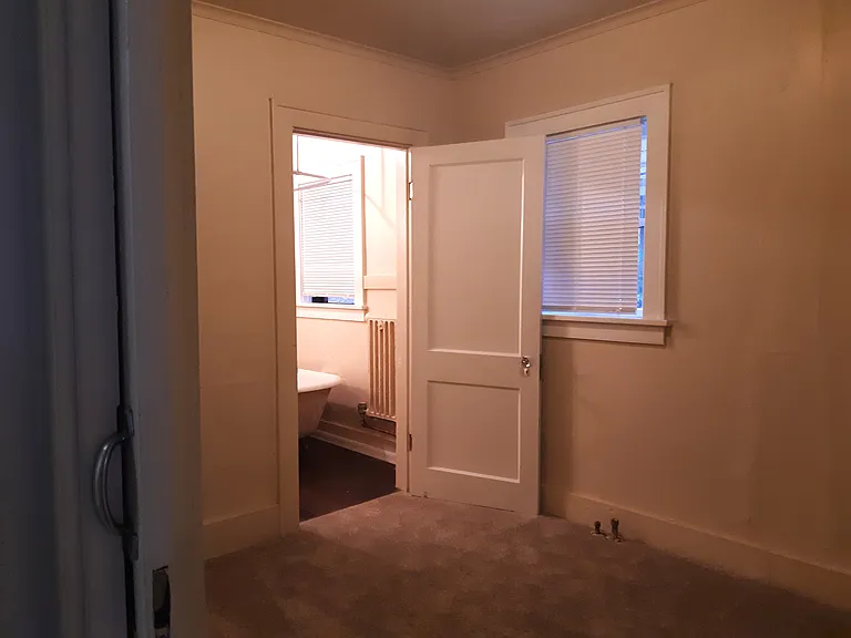 208 N Tacoma Ave #C — Photo 8