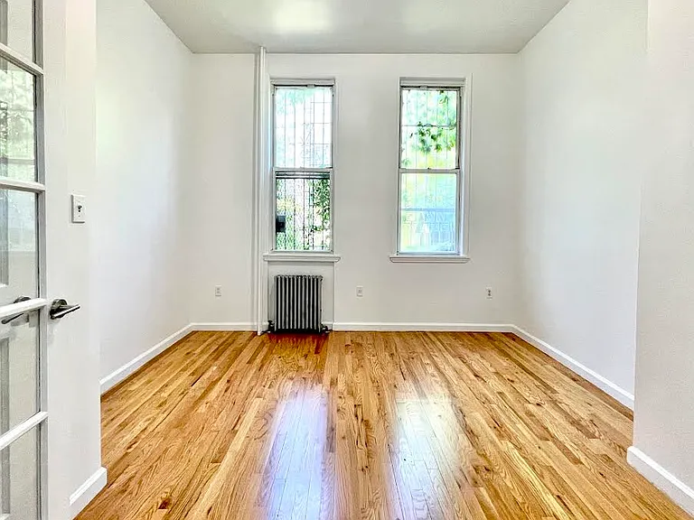 221 Suydam St #1R — Photo 7
