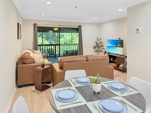 5th image of 1530 Fort Johnson Rd APT 1G