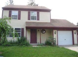17 Torrington Dr, Sicklerville, NJ 08081