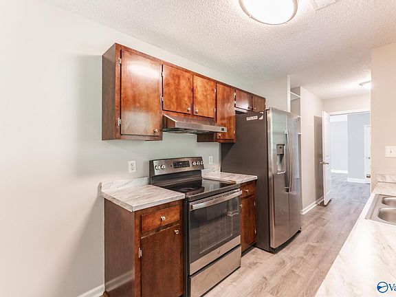 5th image of 207 Barberry Ln