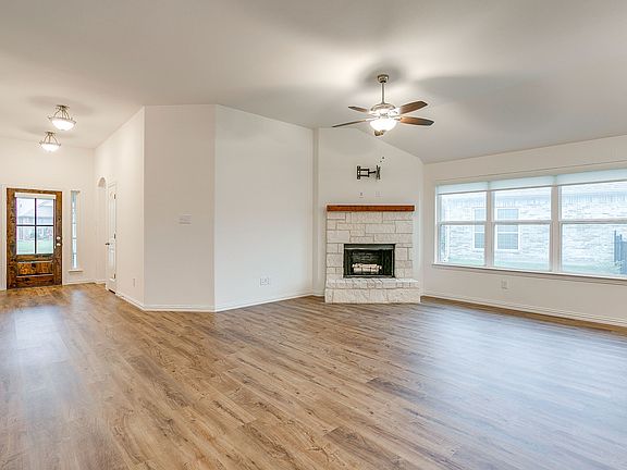 5th image of 3125 Arbor View Dr