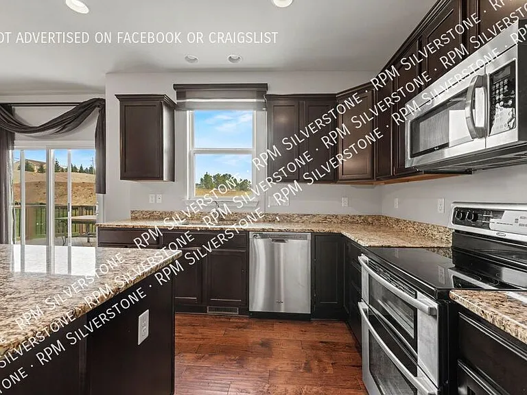 1235 Ardmore Ct — Photo 10