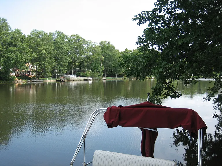 142 Lakeside Dr S — Photo 9