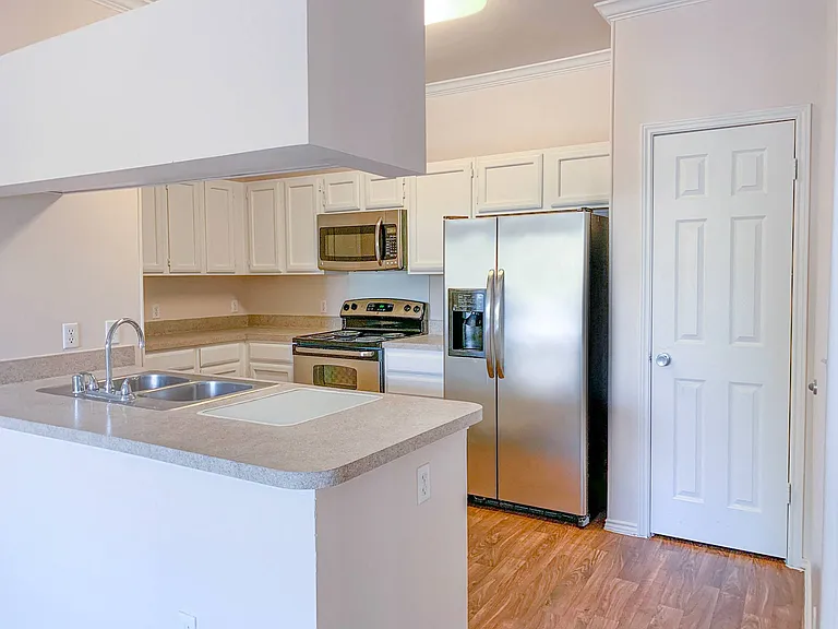 Turnberry Isle Apartment Homes — Photo 5