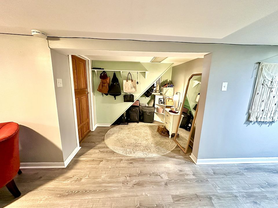 1st image of 2129 W Schiller St #G