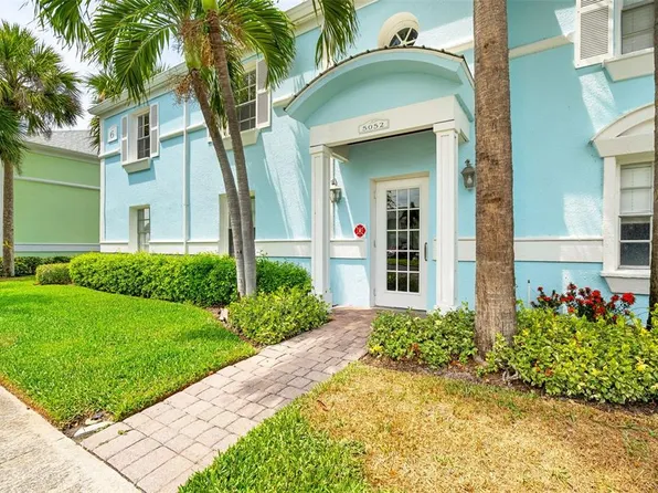 5052 Starfish Dr SE APT D, Saint Petersburg, FL 33705
