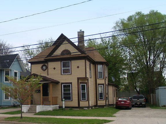 2nd image of 838 Broadway Ave NW