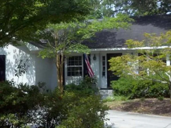 1714 Fairway Dr, Wilmington, NC 28403