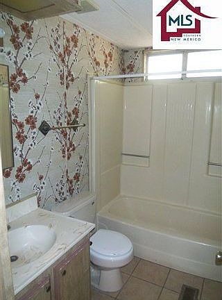 3rd image of 2731 W Hadley Ave