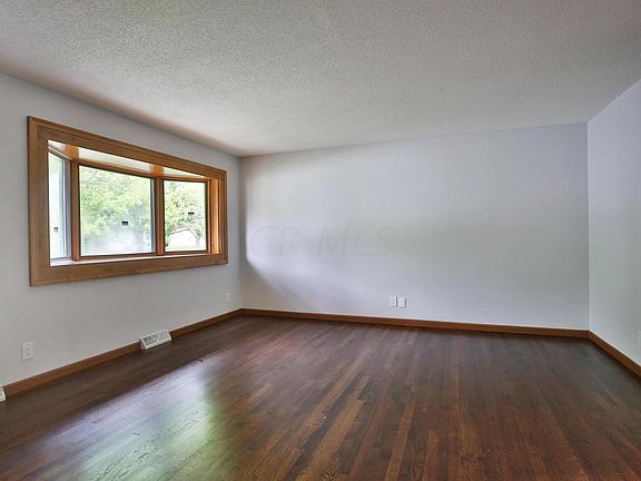 5th image of 4906 Brittany Ct E