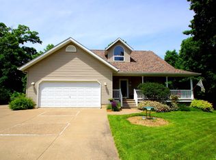 19 Quinn Ct, Davenport, IA 52802