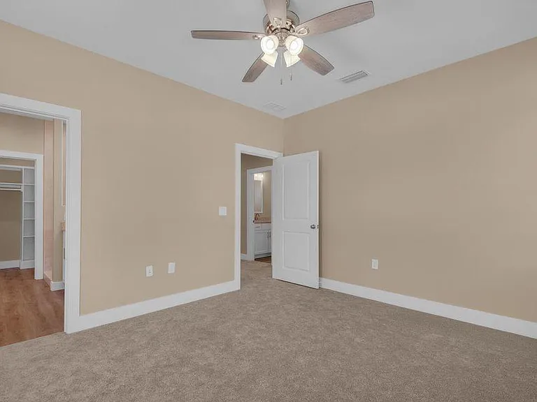 431 Adams Ave — Photo 15