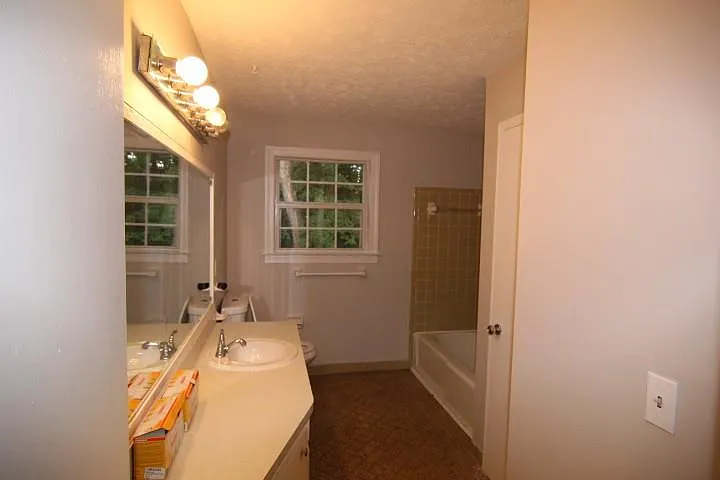 3765 Manor House Dr — Photo 11