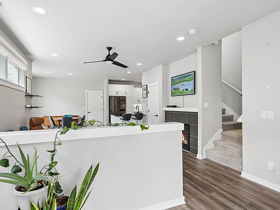 4th image of 4331 SE 65th Ave