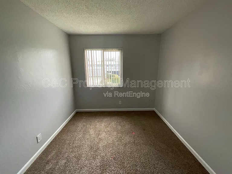 292 Grecia Ct — Photo 14