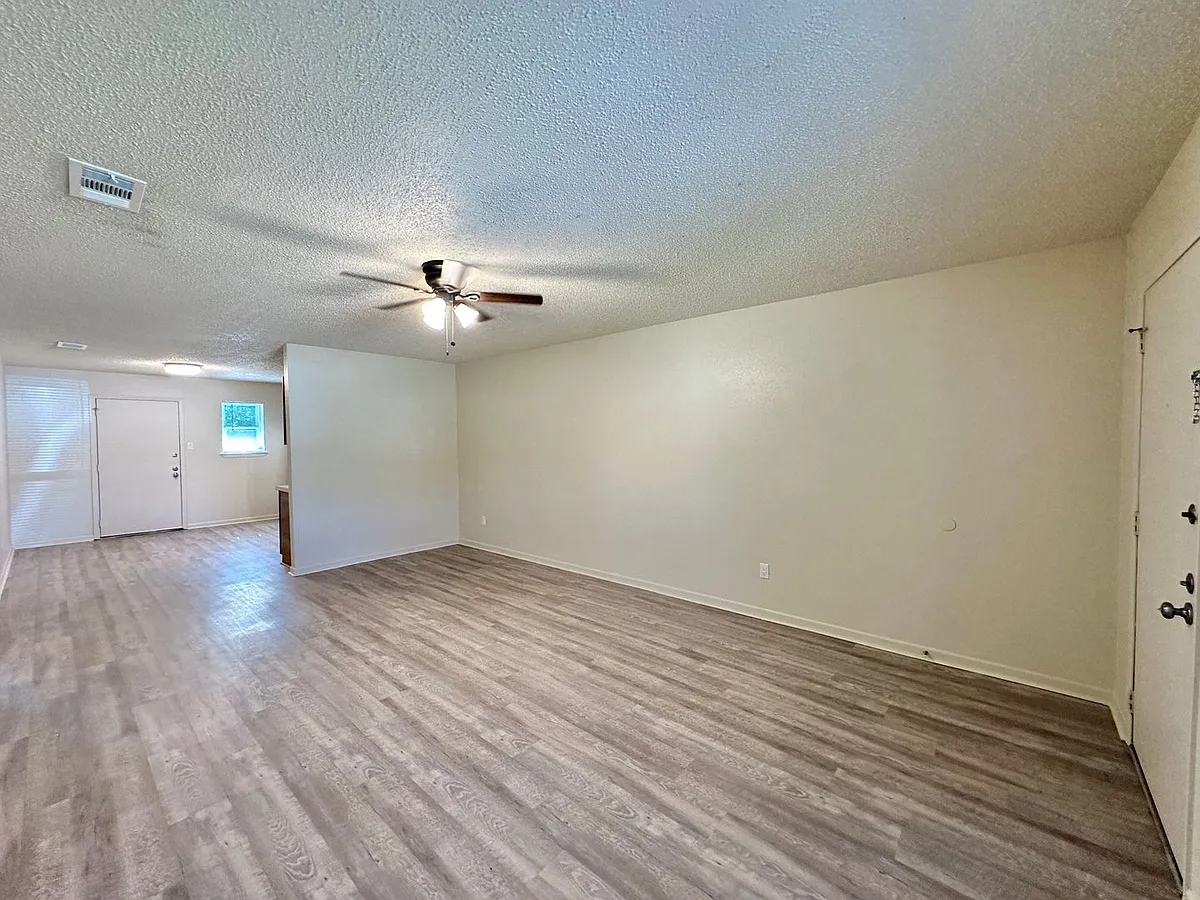Building Photo - 1513 Indian Trl