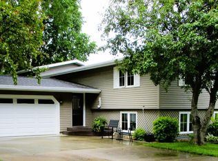 1320 Scenic View Dr, Iowa Falls, IA 50126