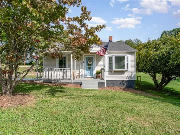 124 Academy St, Franklinville, NC 27248