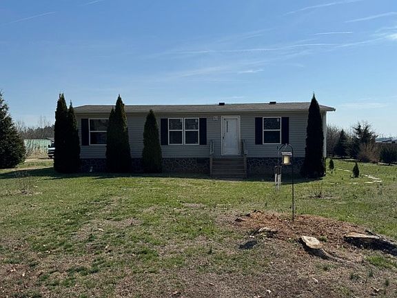 3rd image of 51 Lewis Cir