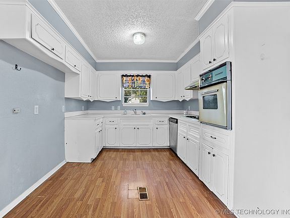 4th image of 1308 W School St
